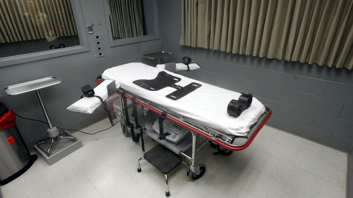 FILE - This Nov. 18, 2011 file photo shows the execution room at the Oregon State Penitentiary, in Salem, Ore. The United States was the only Western democracy that executed prisoners last year, even as an increasing number of U.S. states are moving to abolish the death penalty, Amnesty International announced Monday, March 26, 2012. Oregon adopted a moratorium on executions last year. (AP Photo/Rick Bowmer, File)