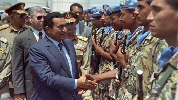 Mubarak reviewing Egyptian soldiers about to be deployed as part of a United Nations force in 1992. (Photo Norbert Schiller)