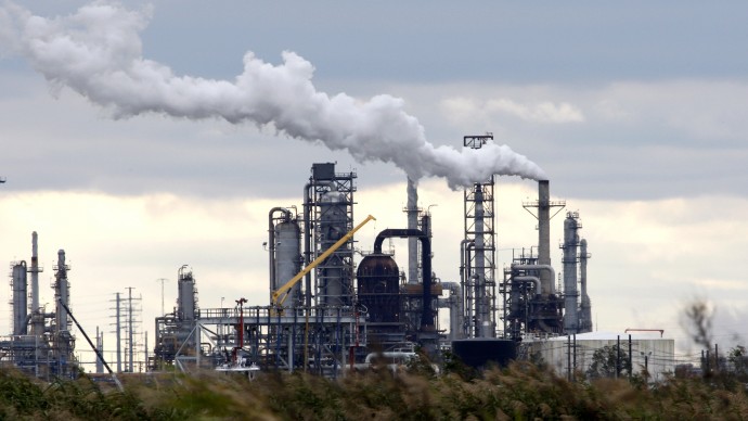 Total Petrochemicals Port Arhtur refinery is shown Wednesday, Dec. 2, 2009 in Port Arthur, Texas. (AP Photo/David J. Phillip)